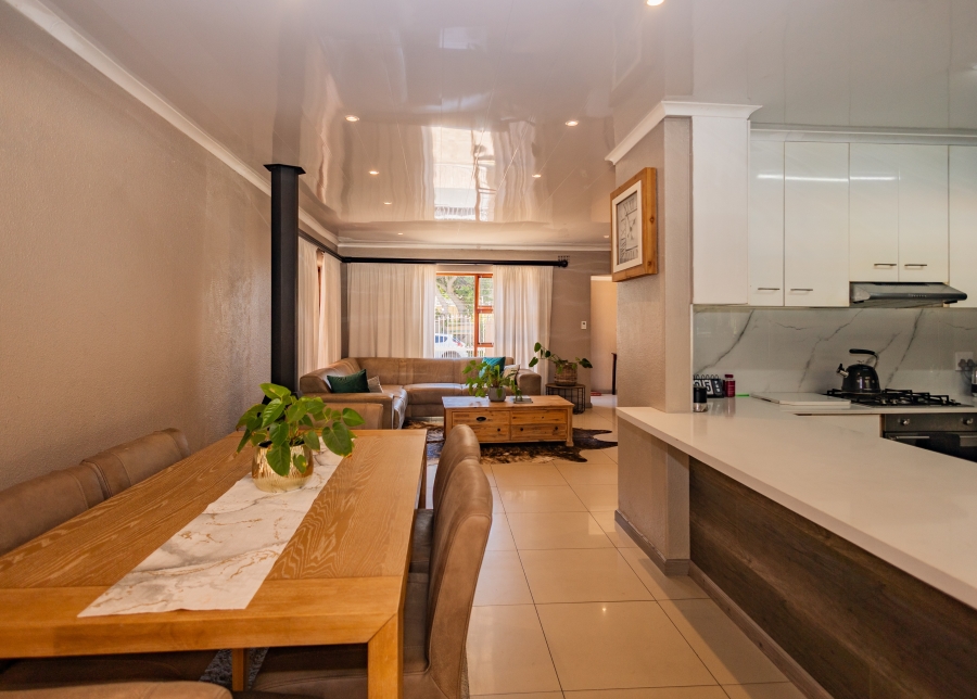 4 Bedroom Property for Sale in Table View Western Cape